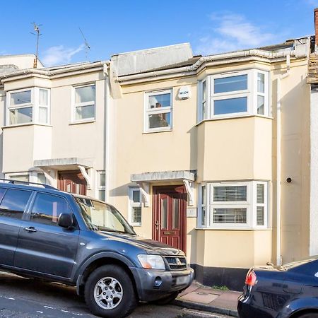 Modern Mews House With Free Parking Space, And Patio By Huluki Sussex Stays Brighton Екстер'єр фото