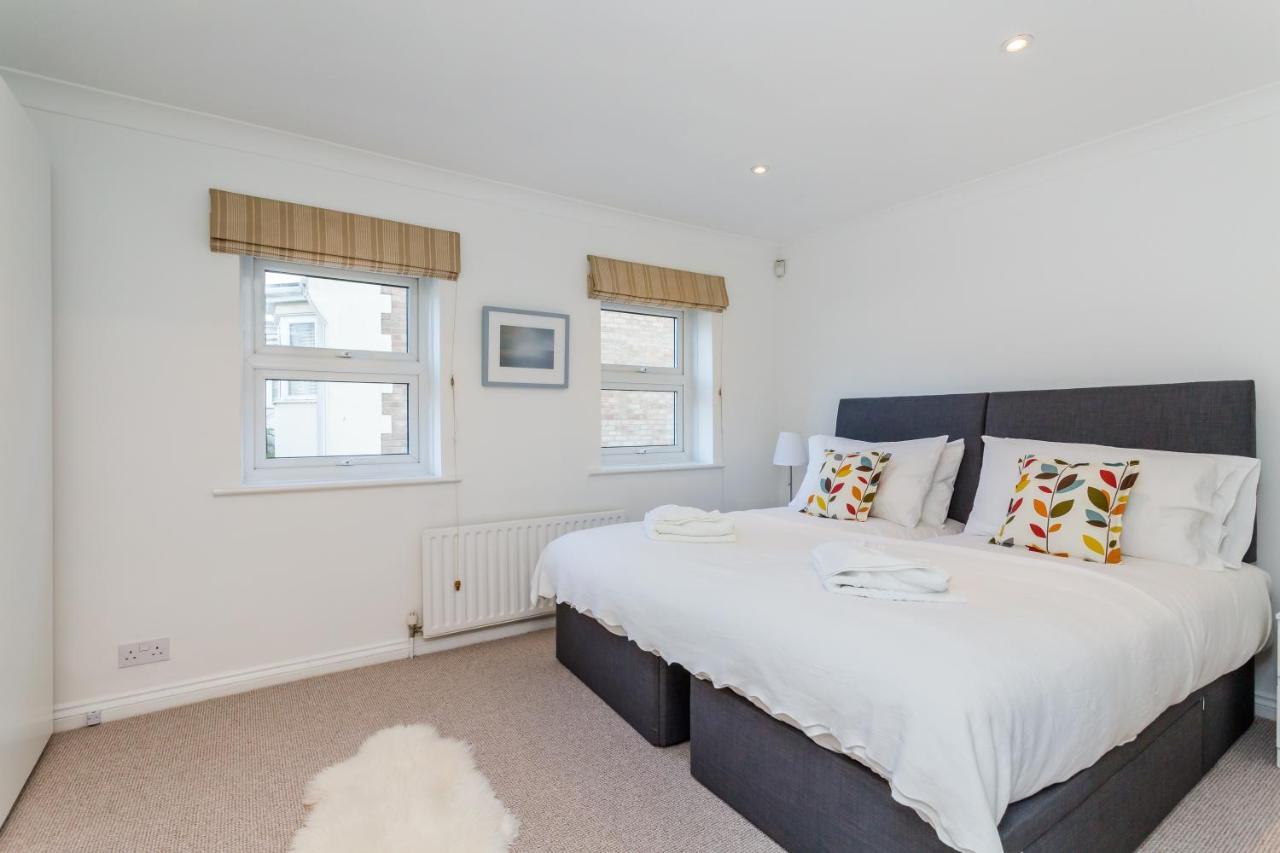 Modern Mews House With Free Parking Space, And Patio By Huluki Sussex Stays Brighton Екстер'єр фото