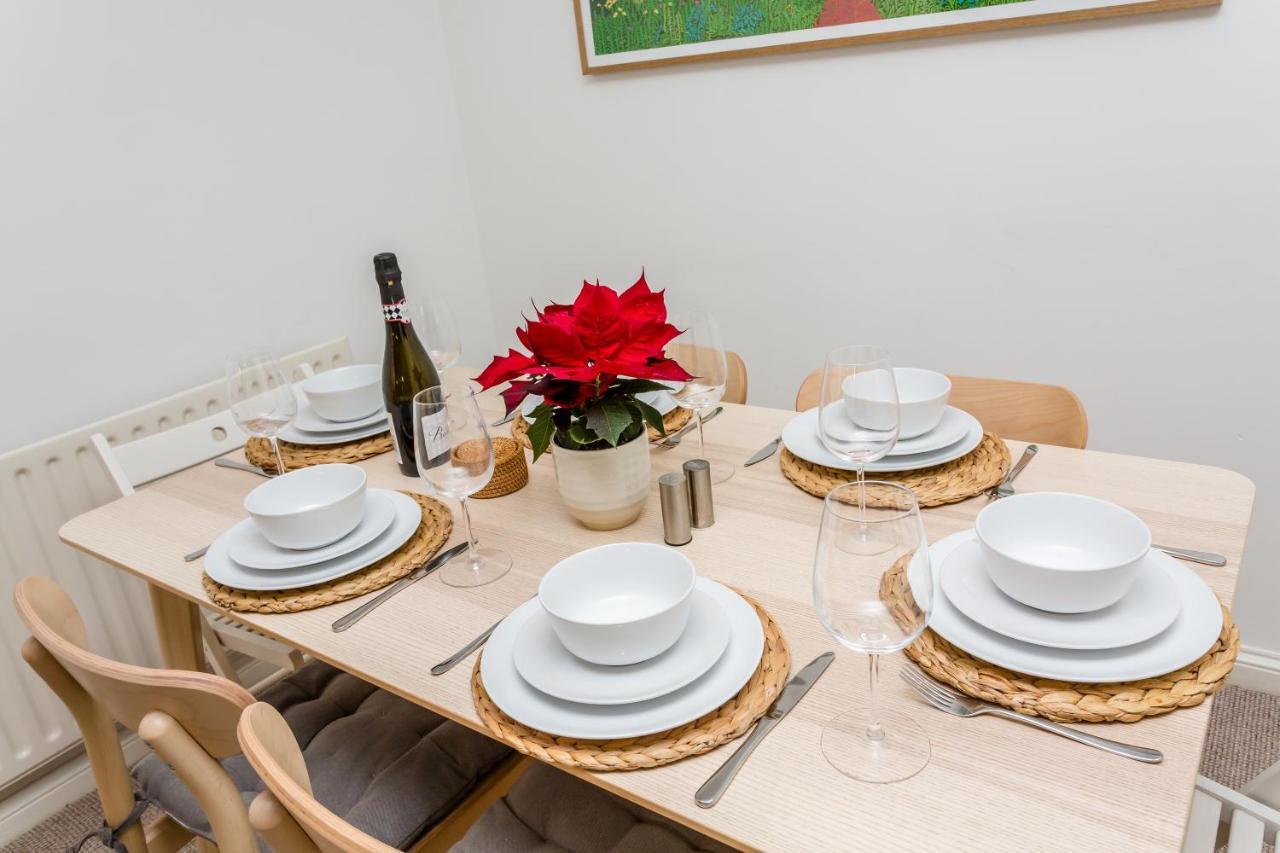 Modern Mews House With Free Parking Space, And Patio By Huluki Sussex Stays Brighton Екстер'єр фото