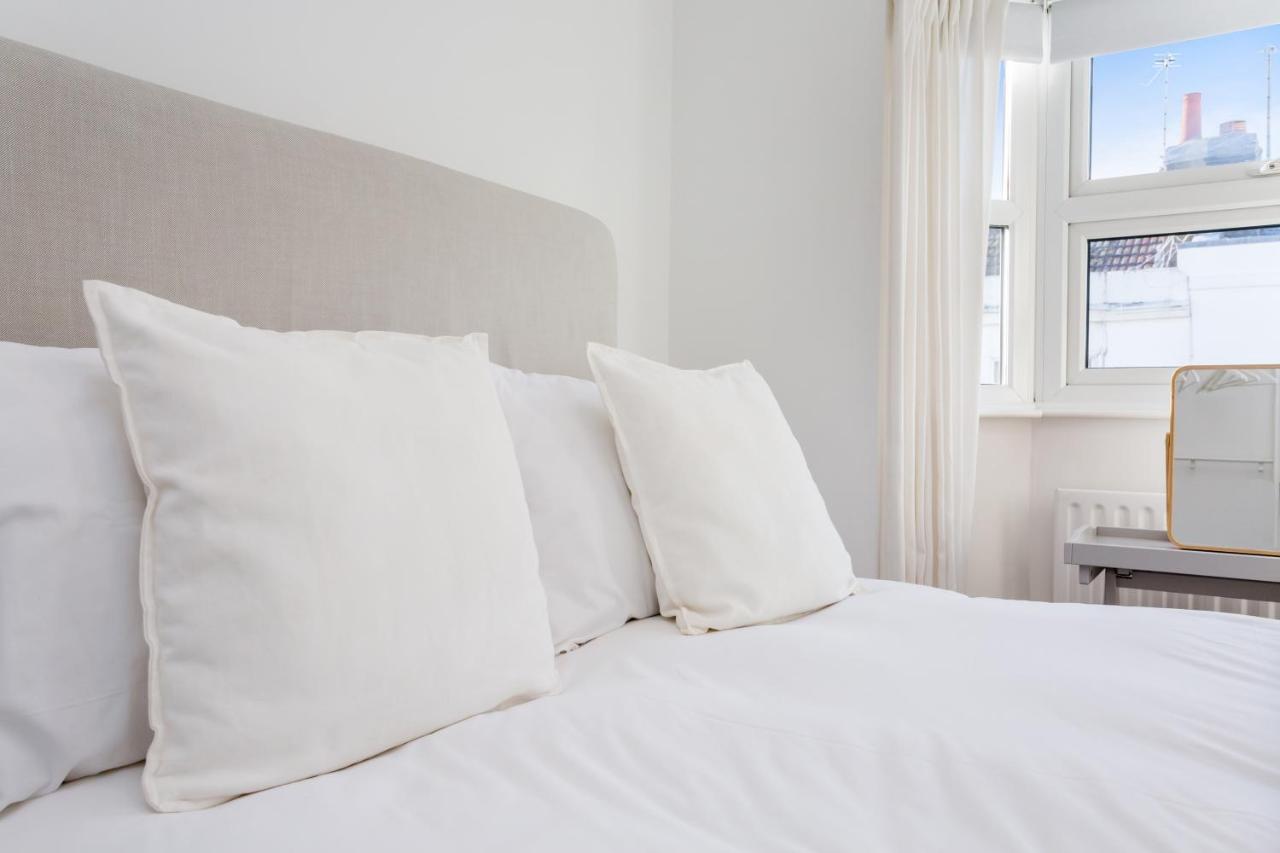 Modern Mews House With Free Parking Space, And Patio By Huluki Sussex Stays Brighton Екстер'єр фото