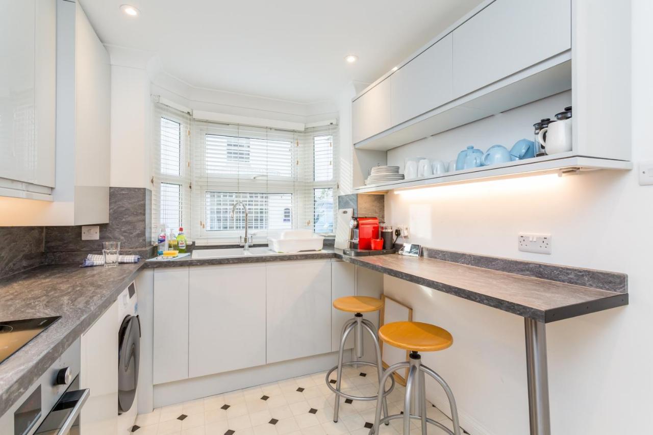 Modern Mews House With Free Parking Space, And Patio By Huluki Sussex Stays Brighton Екстер'єр фото