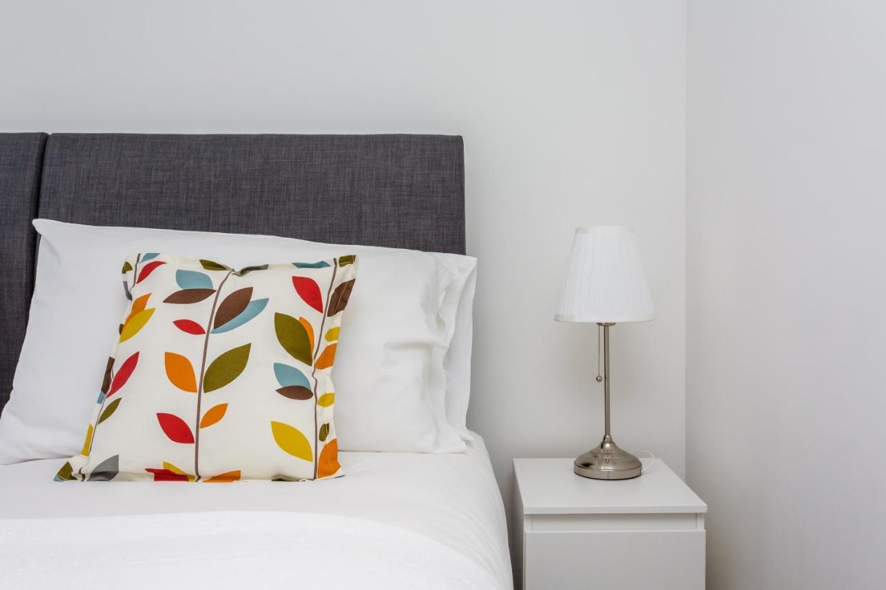 Modern Mews House With Free Parking Space, And Patio By Huluki Sussex Stays Brighton Екстер'єр фото