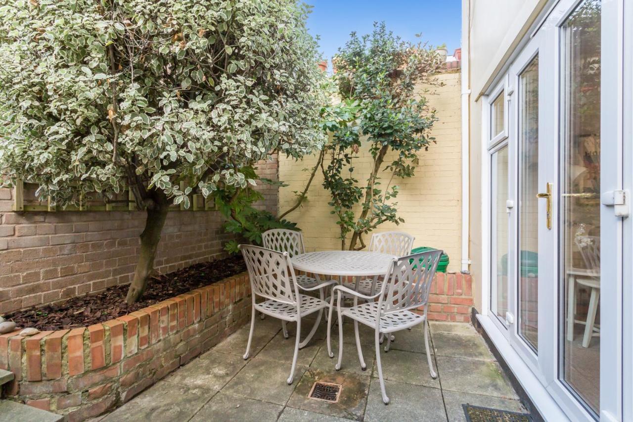 Modern Mews House With Free Parking Space, And Patio By Huluki Sussex Stays Brighton Екстер'єр фото