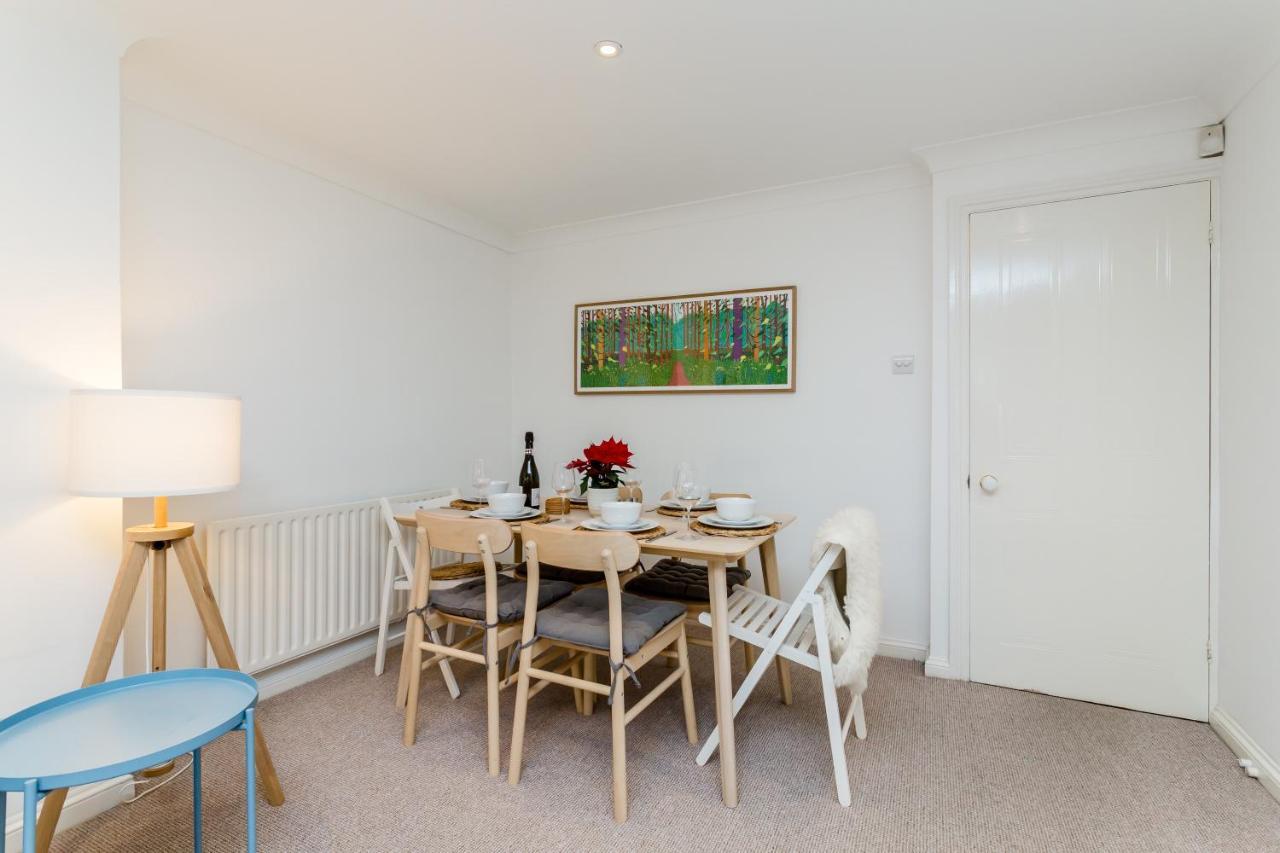 Modern Mews House With Free Parking Space, And Patio By Huluki Sussex Stays Brighton Екстер'єр фото